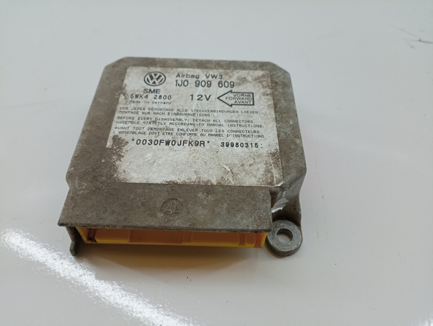 Centralina des coussins gonflables VOLKSWAGEN GOLF IV (1J1) | 97 - 07