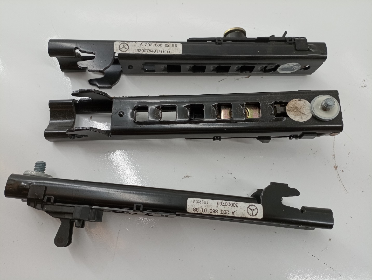 Regulador de altura de cinto MERCEDES-BENZ C-CLASS T-Model (S203) | 01 - 07 Imagem-1