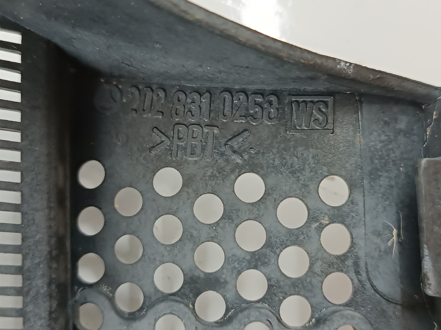 Grelha de torpedo MERCEDES-BENZ C-CLASS (W202) | 93 - 00 Imagem-1