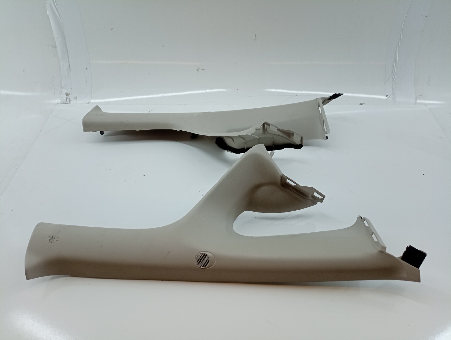 Moldura de pilar A NISSAN LEAF (ZE0) | 10 -  Imagem-2