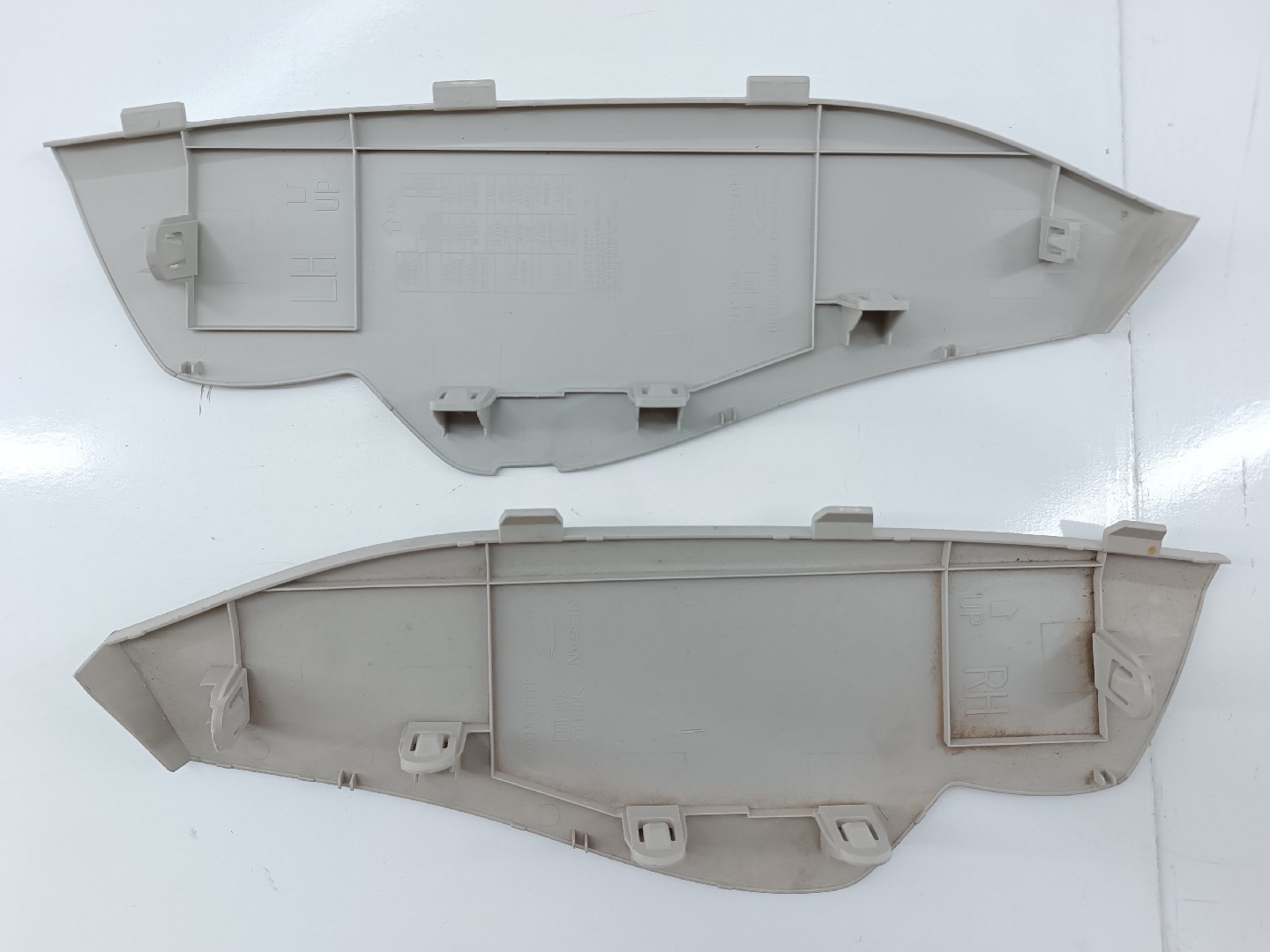 Capa lateral de tablier NISSAN LEAF (ZE0) | 10 - 