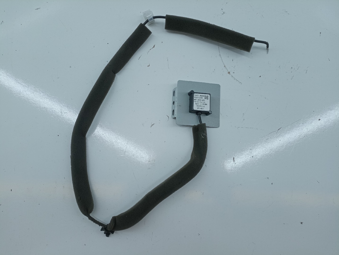 Antena de GPS NISSAN LEAF (ZE0) | 10 - 