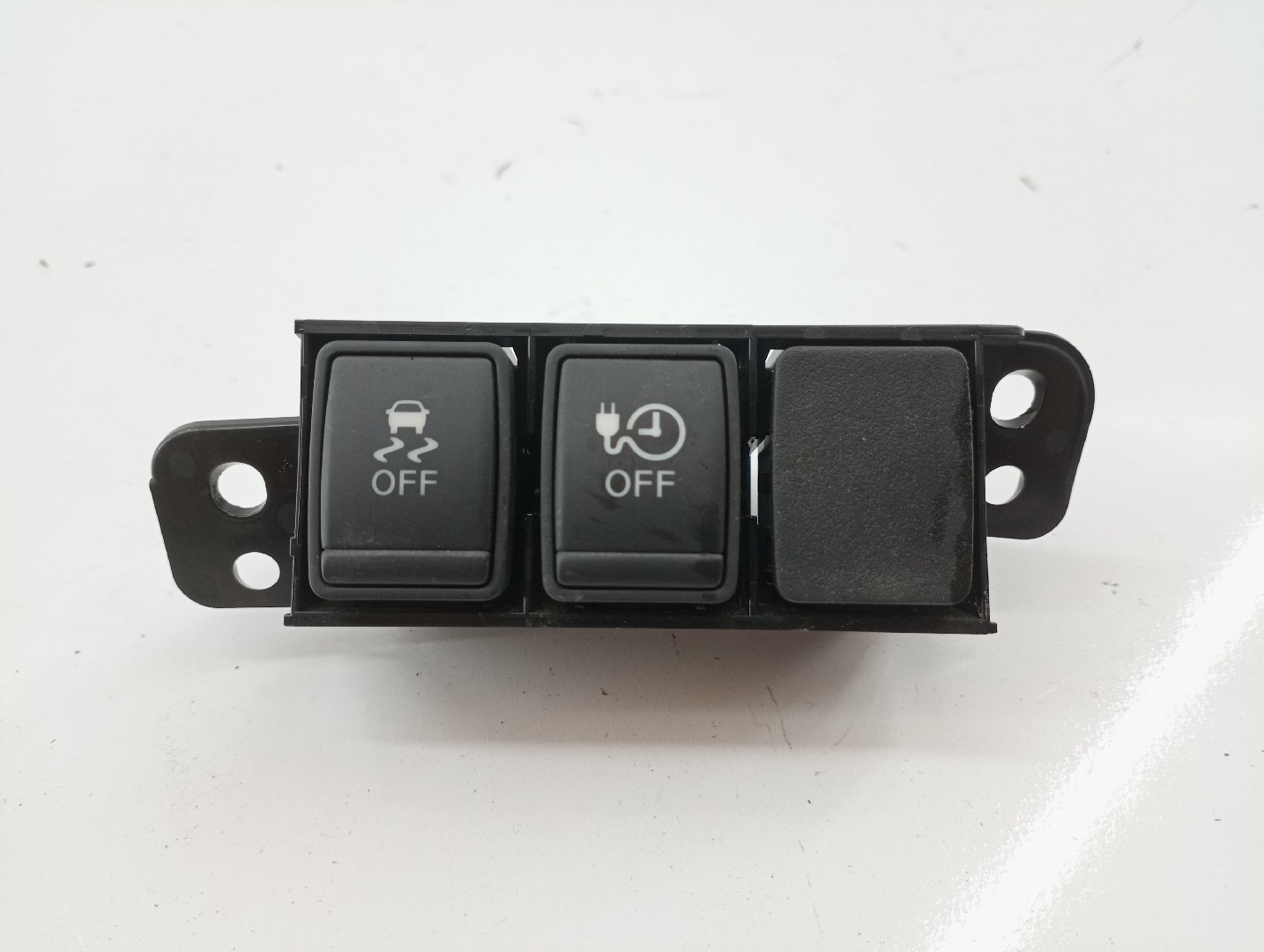 Interruptor ESP NISSAN LEAF (ZE0) | 10 - 