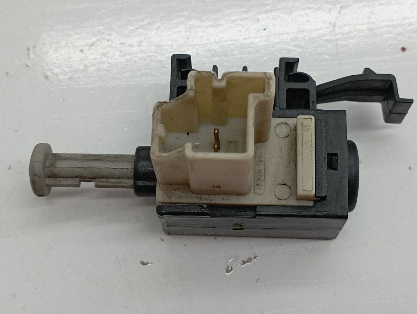 Botão de luz de travão FORD FIESTA VI (CB1, CCN) | 08 -  Imagem-1