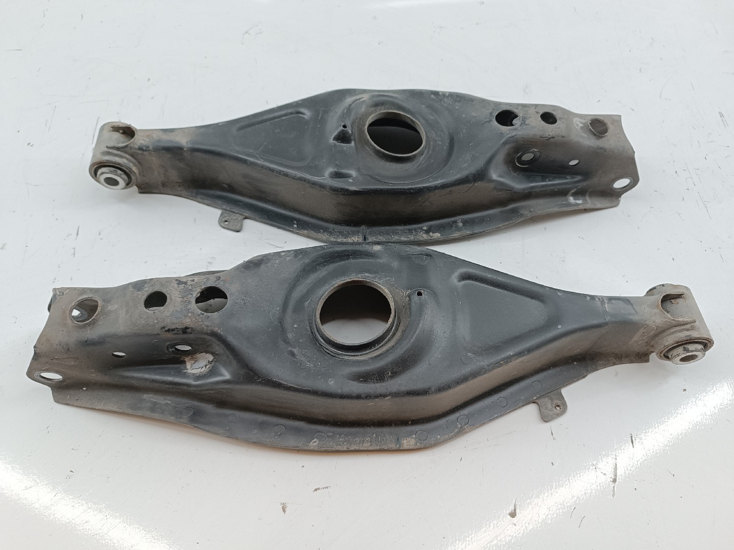 Braços de suspensão traseiros esquerdo / direito MERCEDES-BENZ C-CLASS T-Model (S203) | 01 - 07 Imagem-2