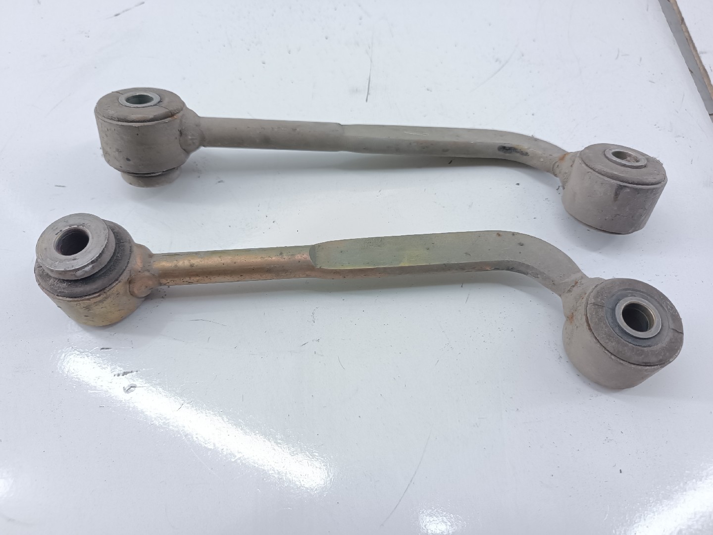 Braços de suspensão traseiros esquerdo / direito MERCEDES-BENZ C-CLASS T-Model (S203) | 01 - 07 Imagem-3
