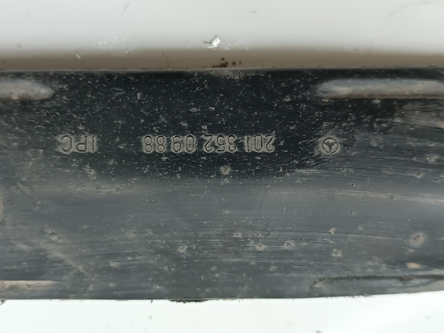 Braços de suspensão inferiores Esq./ Drt. MERCEDES-BENZ C-CLASS T-Model (S203) | 01 - 07 Imagem-1