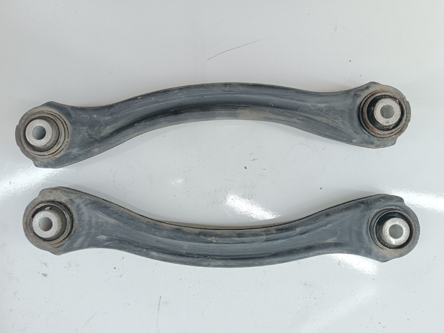 Braços de suspensão esquerdo e direito MERCEDES-BENZ C-CLASS T-Model (S203) | 01 - 07 Imagem-1