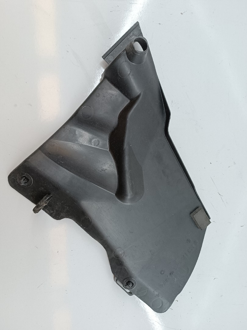 Tampa MERCEDES-BENZ C-CLASS (W203) | 00 - 07 Imagem-2