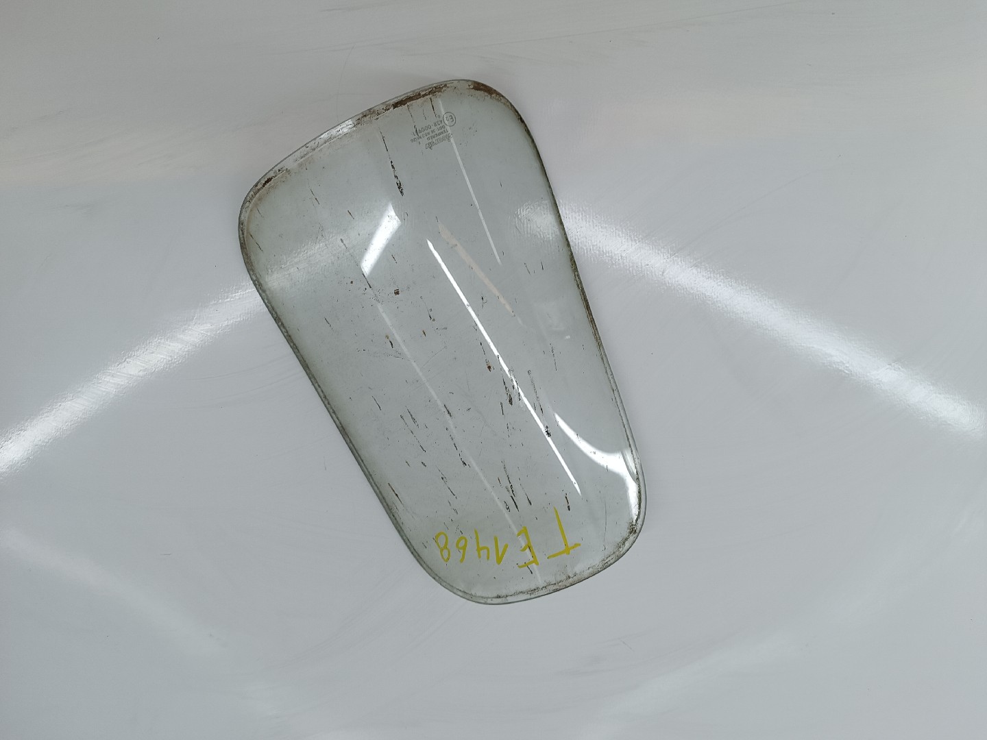 Vidro Traseiro Esquerdo LAND ROVER 110/127 (LDH) | 83 - 90