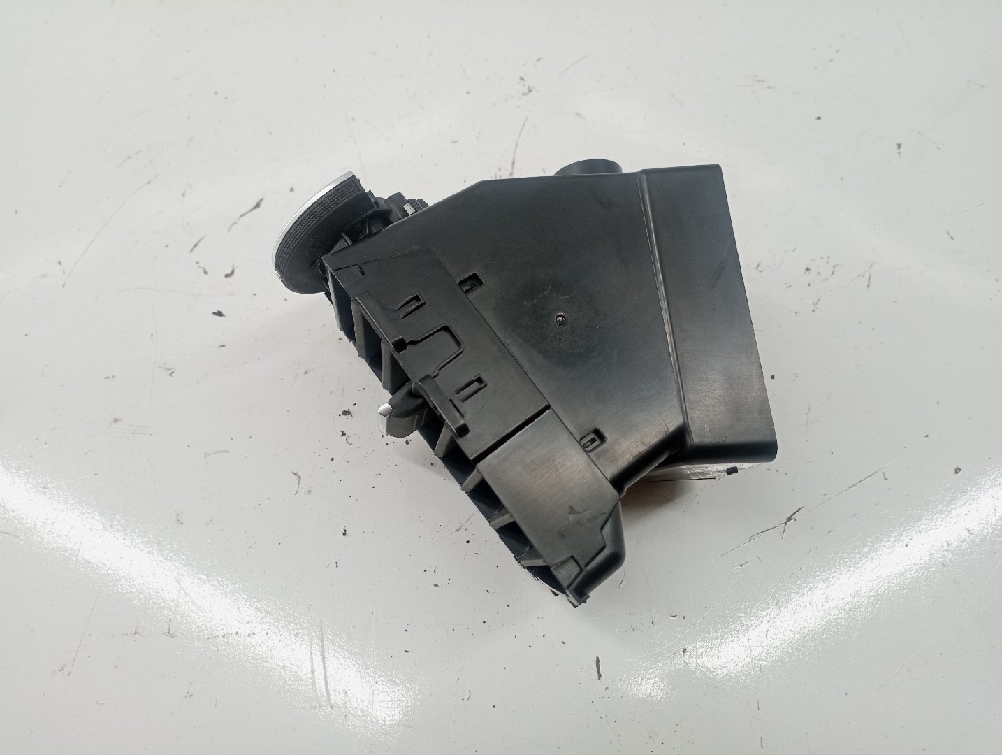 Difusor de ar central RENAULT MEGANE IV três volumes | 16 -  Imagem-1