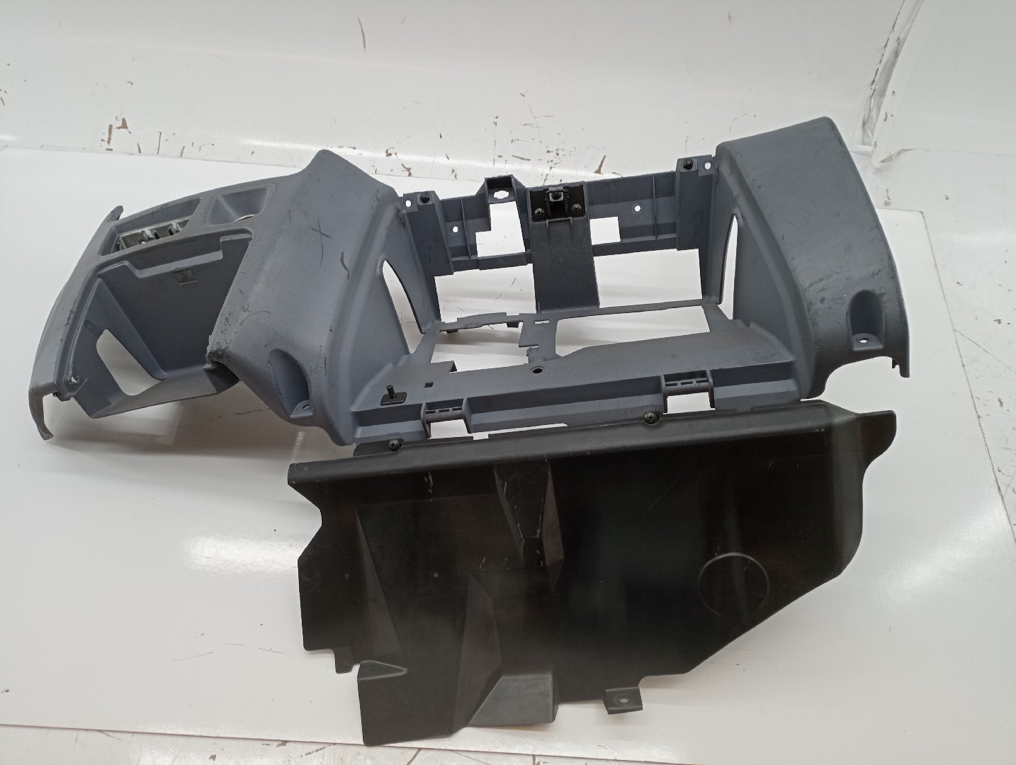 Moldura de tablier MITSUBISHI SPACE STAR Veículo multiuso (DG_A) | 98 - 04 Imagem-1