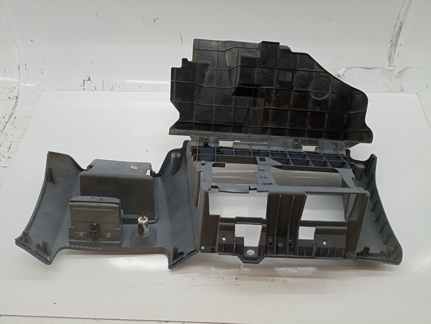Moldura de tablier MITSUBISHI SPACE STAR Veículo multiuso (DG_A) | 98 - 04 Imagem-2