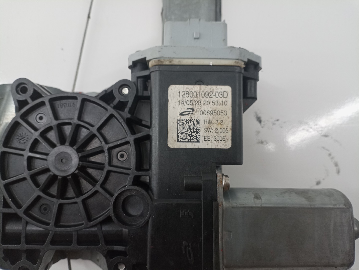 Motor e elevador de vidro frente esquerdo RENAULT CAPTUR I (J5_, H5_) | 13 -  Imagem-1