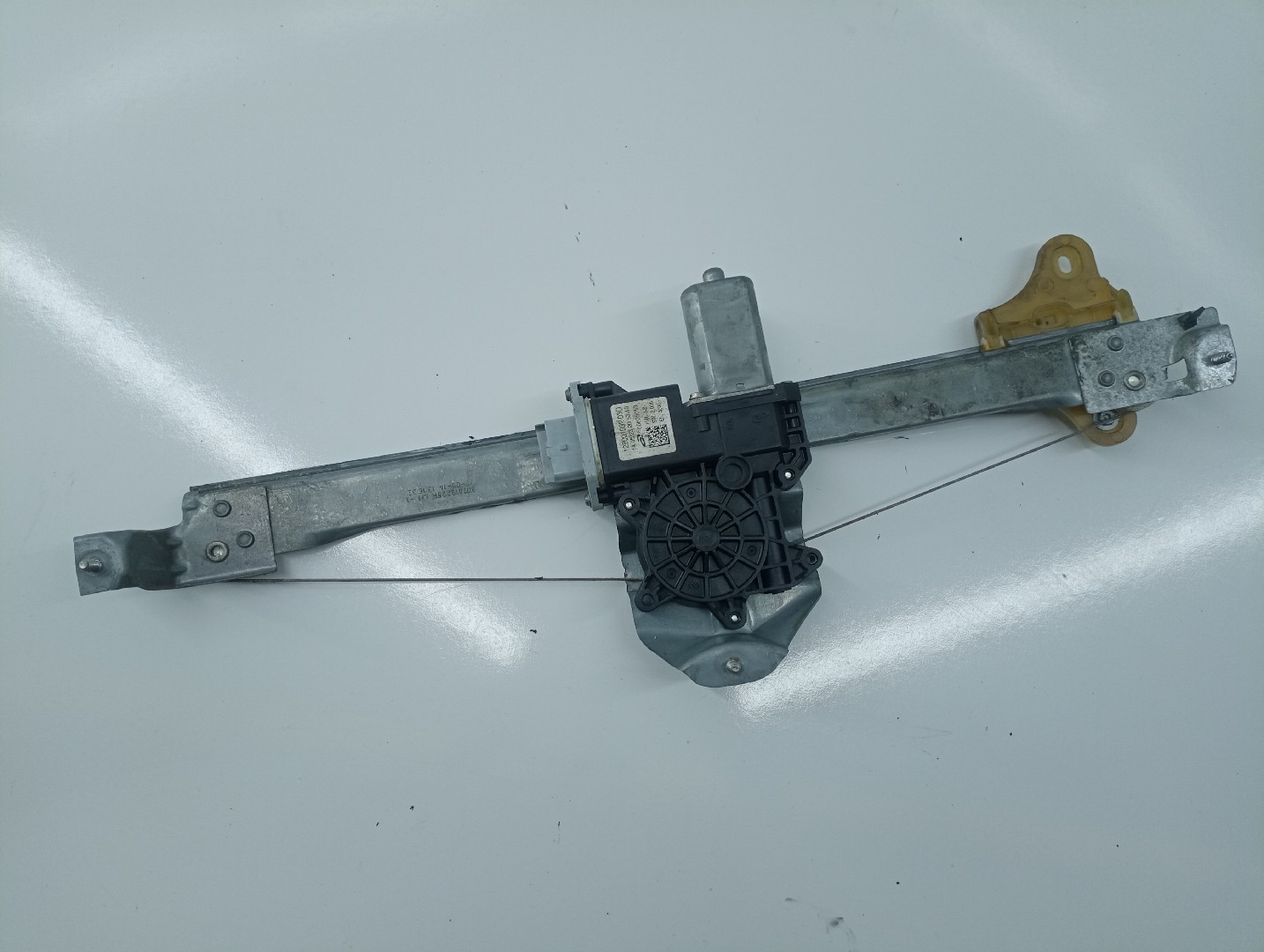 Motor e elevador de vidro frente esquerdo RENAULT CAPTUR I (J5_, H5_) | 13 - 