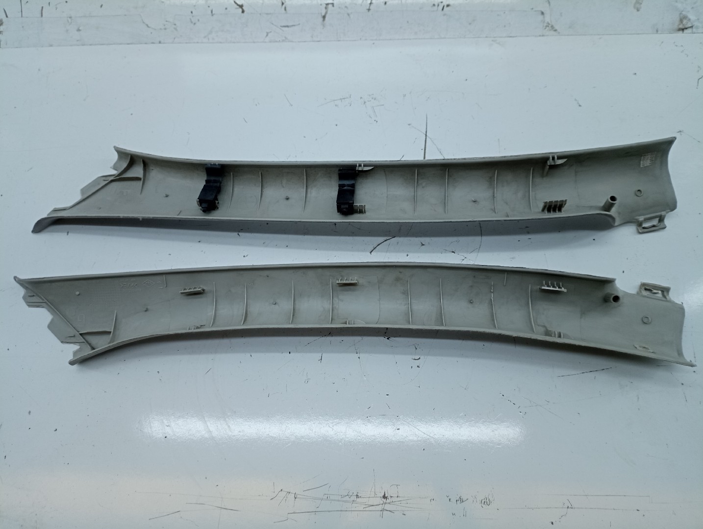 Moldura de pilar A RENAULT LAGUNA II Grandtour (KG0/1_) | 01 - 07 Imagem-1