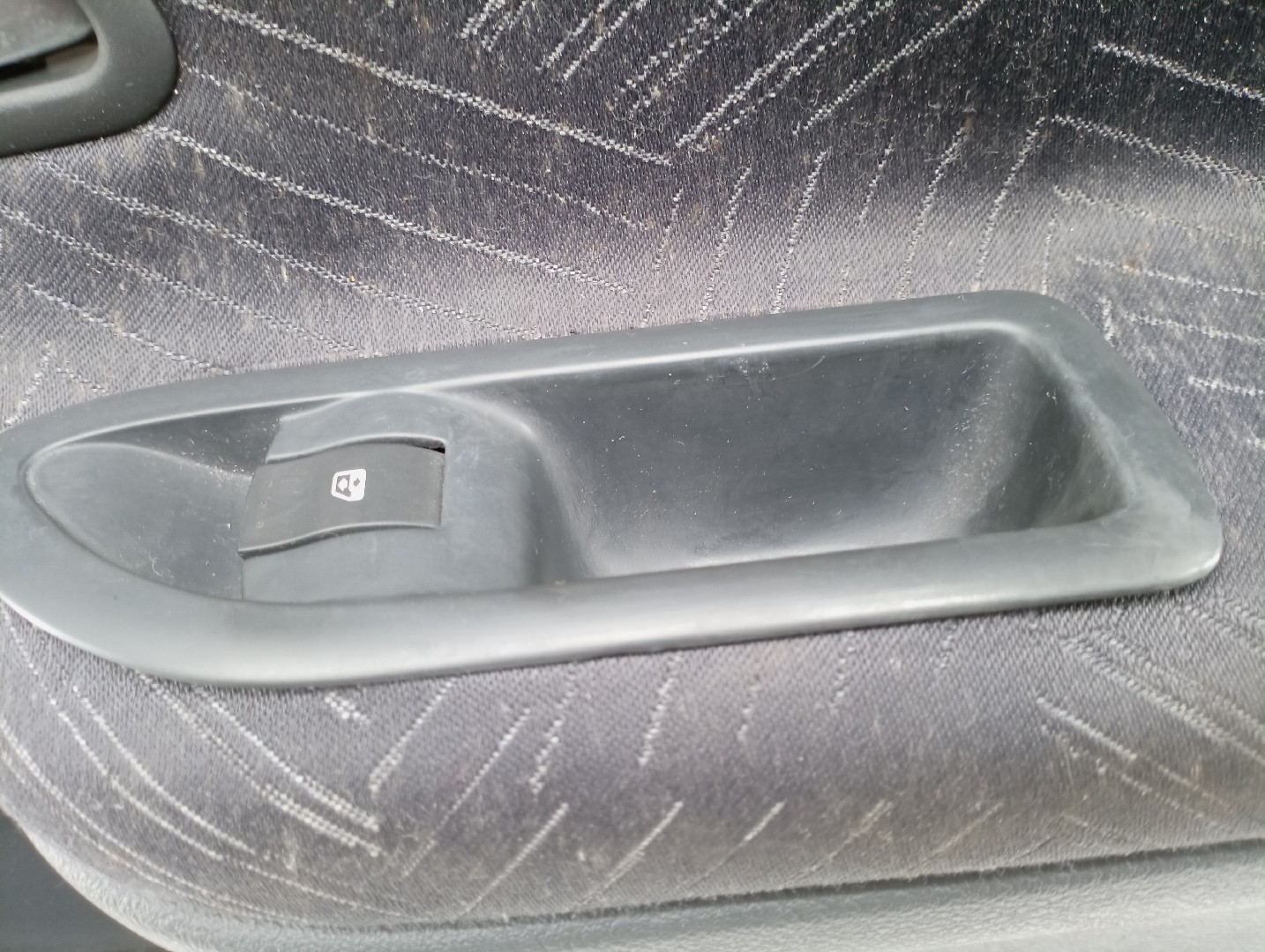 Quartela de porta trás direita RENAULT LAGUNA II Grandtour (KG0/1_) | 01 - 07 Imagem-1