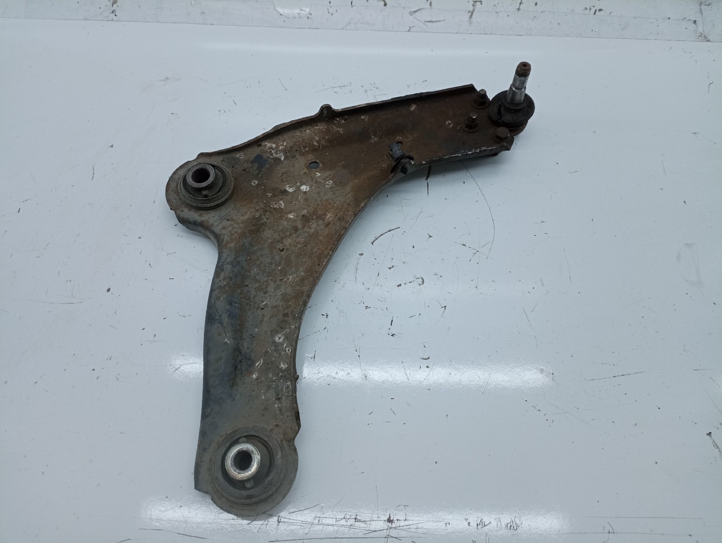Braço de suspensão frente direito RENAULT LAGUNA II Grandtour (KG0/1_) | 01 - 07