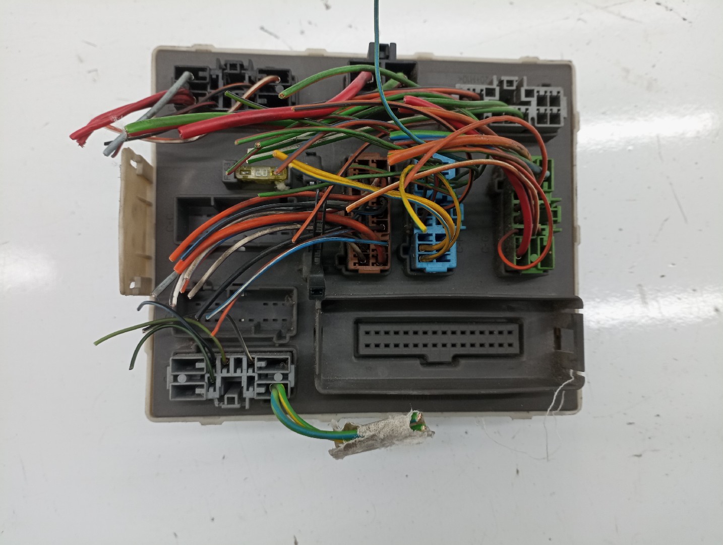 Caixa de fusíveis e relés FORD TRANSIT CONNECT (P65_, P70_, P80_) | 02 -  Imagem-3