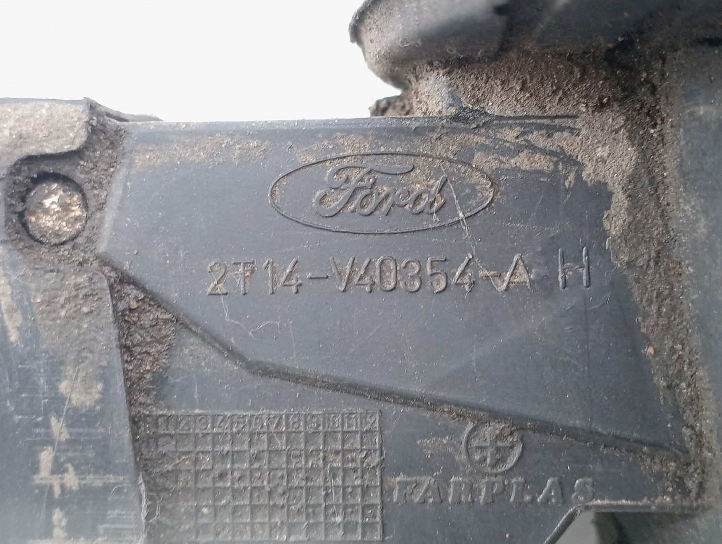 Tampa do deposito de combustível com tampão FORD TRANSIT CONNECT (P65_, P70_, P80_) | 02 -  Imagem-4