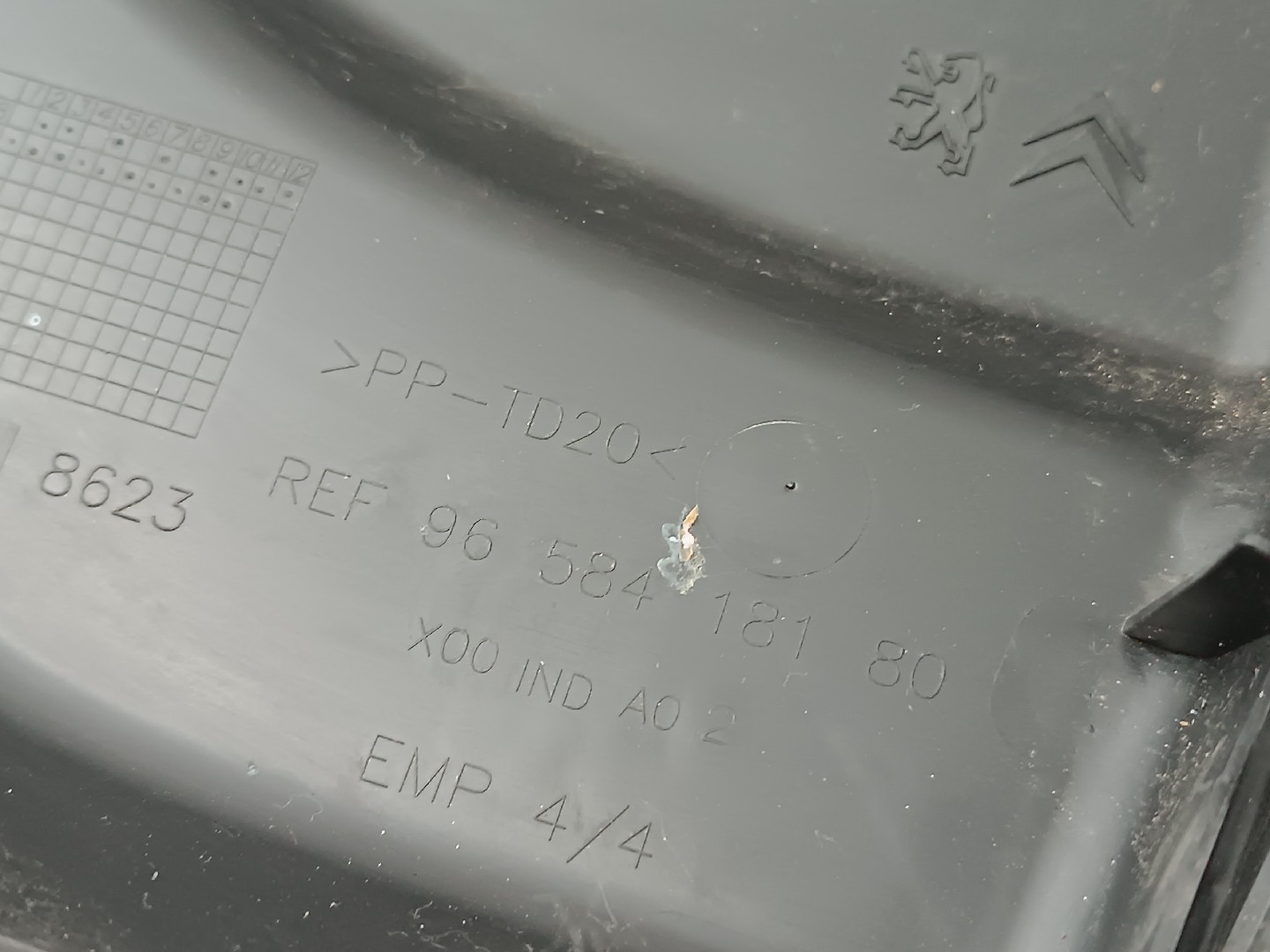 Tampa de caixa de fusiveis PEUGEOT 308 I (4A_, 4C_) | 07 - 16 Imagem-1