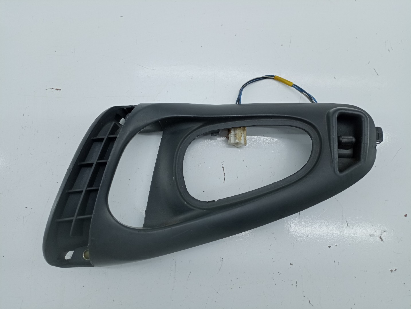 Comutador de vidro frente direito MITSUBISHI SPACE STAR Veículo multiuso (DG_A) | 98 - 04