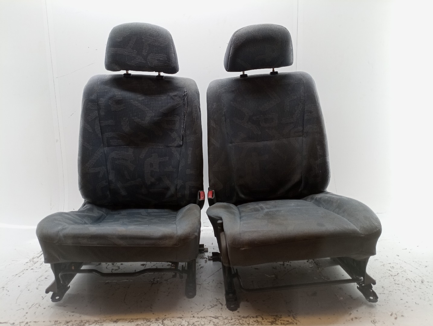 Conjunto de 2 bancos MITSUBISHI SPACE STAR Veículo multiuso (DG_A) | 98 - 04 Imagem-8