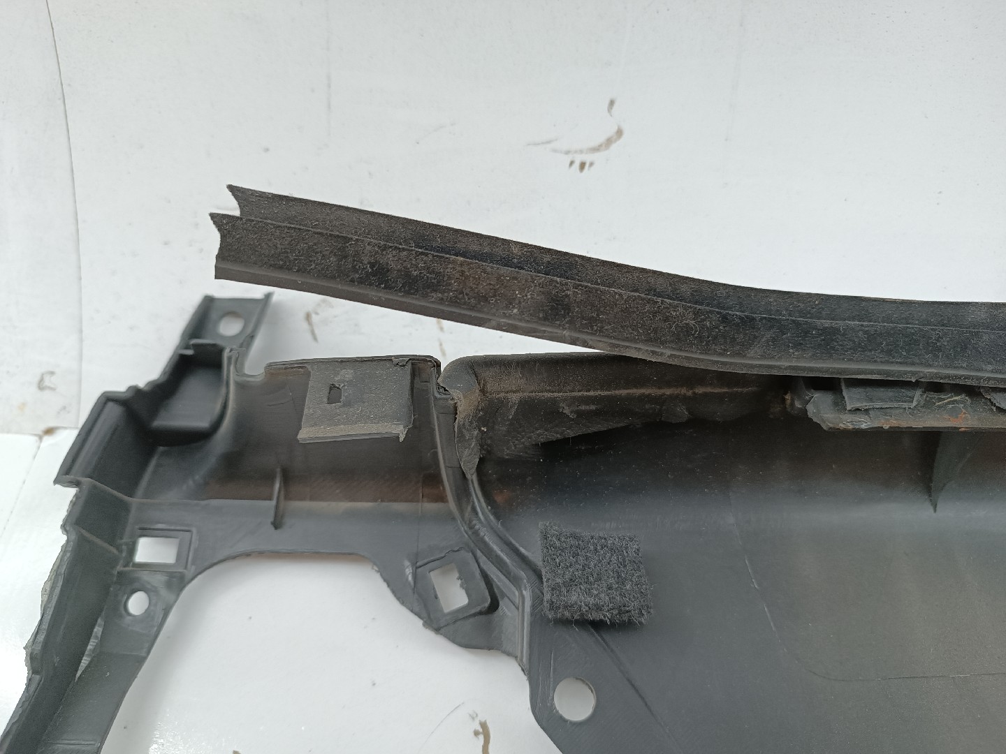 Quartela de porta trás esquerda MAZDA 5 (CR19) | 05 - 10 Imagem-1