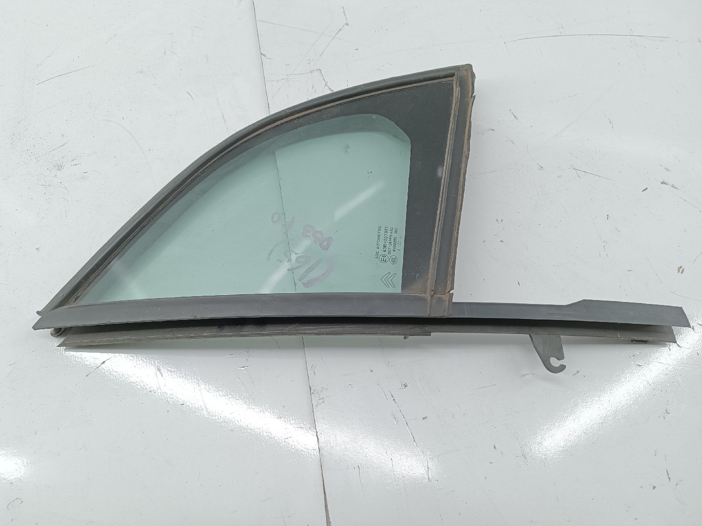 Vidro Triangular Frente Esquerdo CITROEN DS3 | 09 - 16 Imagem-1