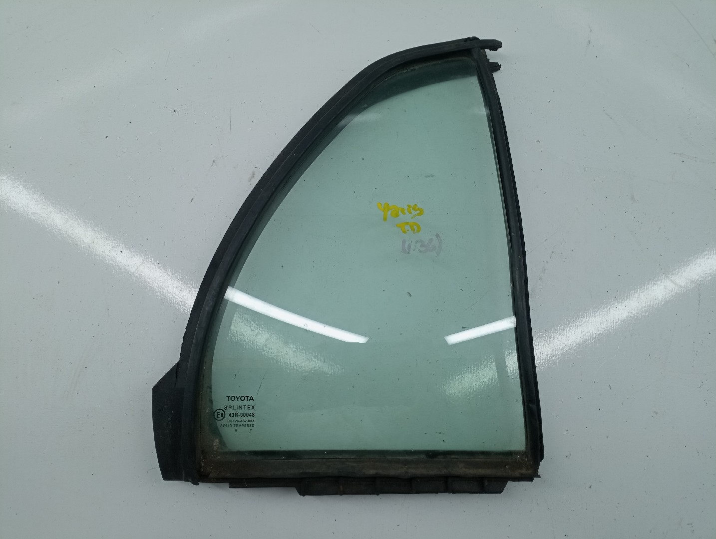 Vidro Traseiro Pequeno Direito TOYOTA YARIS (_P9_) | 05 - 14