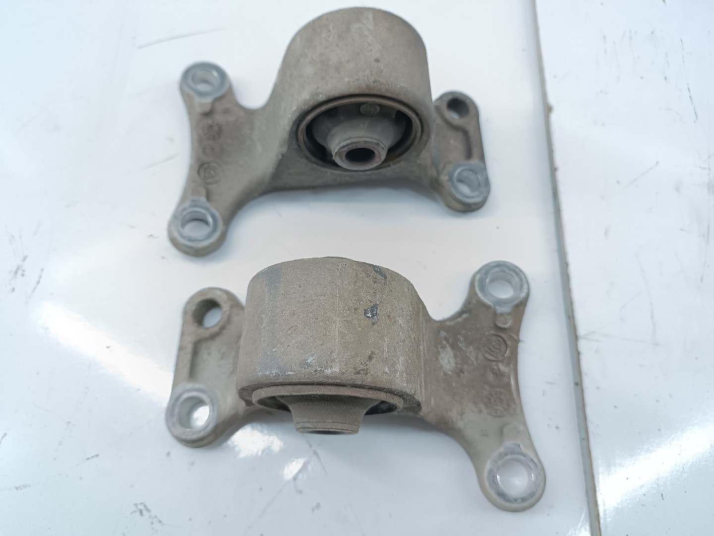 Braços de suspensão traseiros esquerdo / direito PEUGEOT 406 Break (8E/F) | 96 - 04