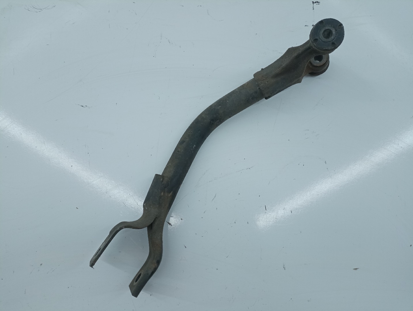 Braço de suspensão traseiro esquerdo PEUGEOT 406 Break (8E/F) | 96 - 04