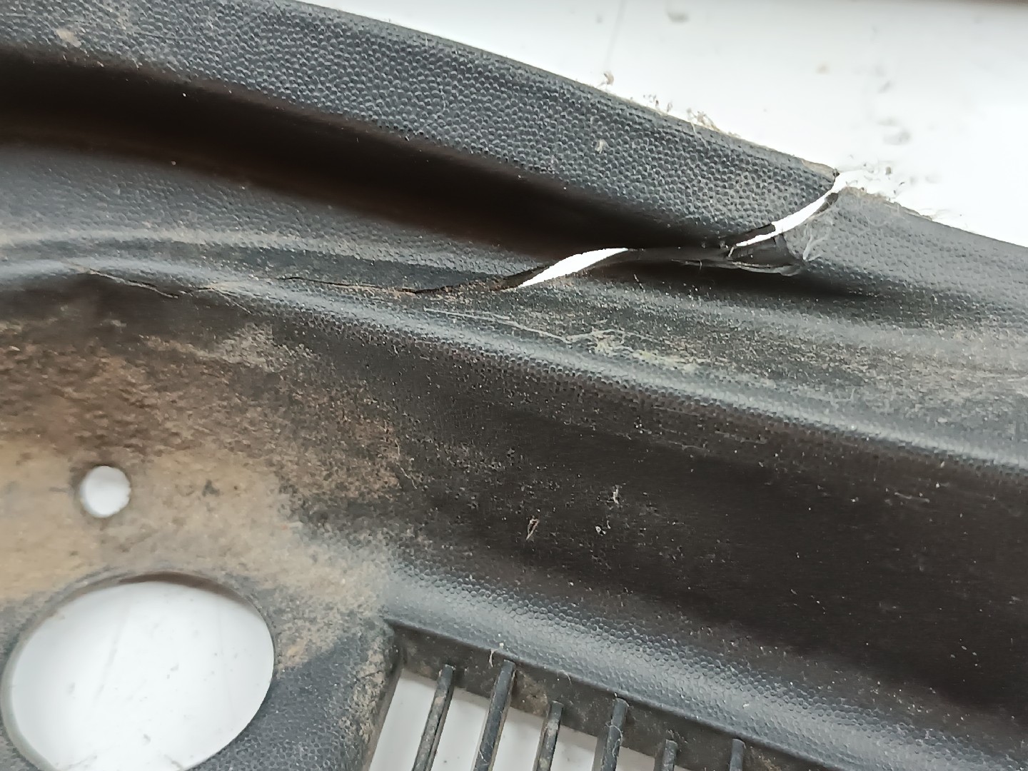 Grelha de torpedo FORD TRANSIT CONNECT (P65_, P70_, P80_) | 02 -  Imagem-1