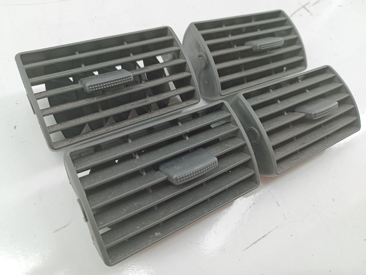 Difusor de ar FORD TRANSIT CONNECT (P65_, P70_, P80_) | 02 -  Imagem-2