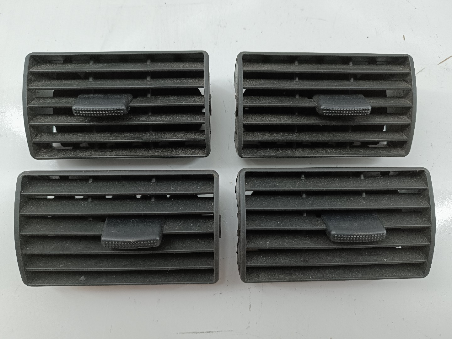 Difusor de ar FORD TRANSIT CONNECT (P65_, P70_, P80_) | 02 -  Imagem-1