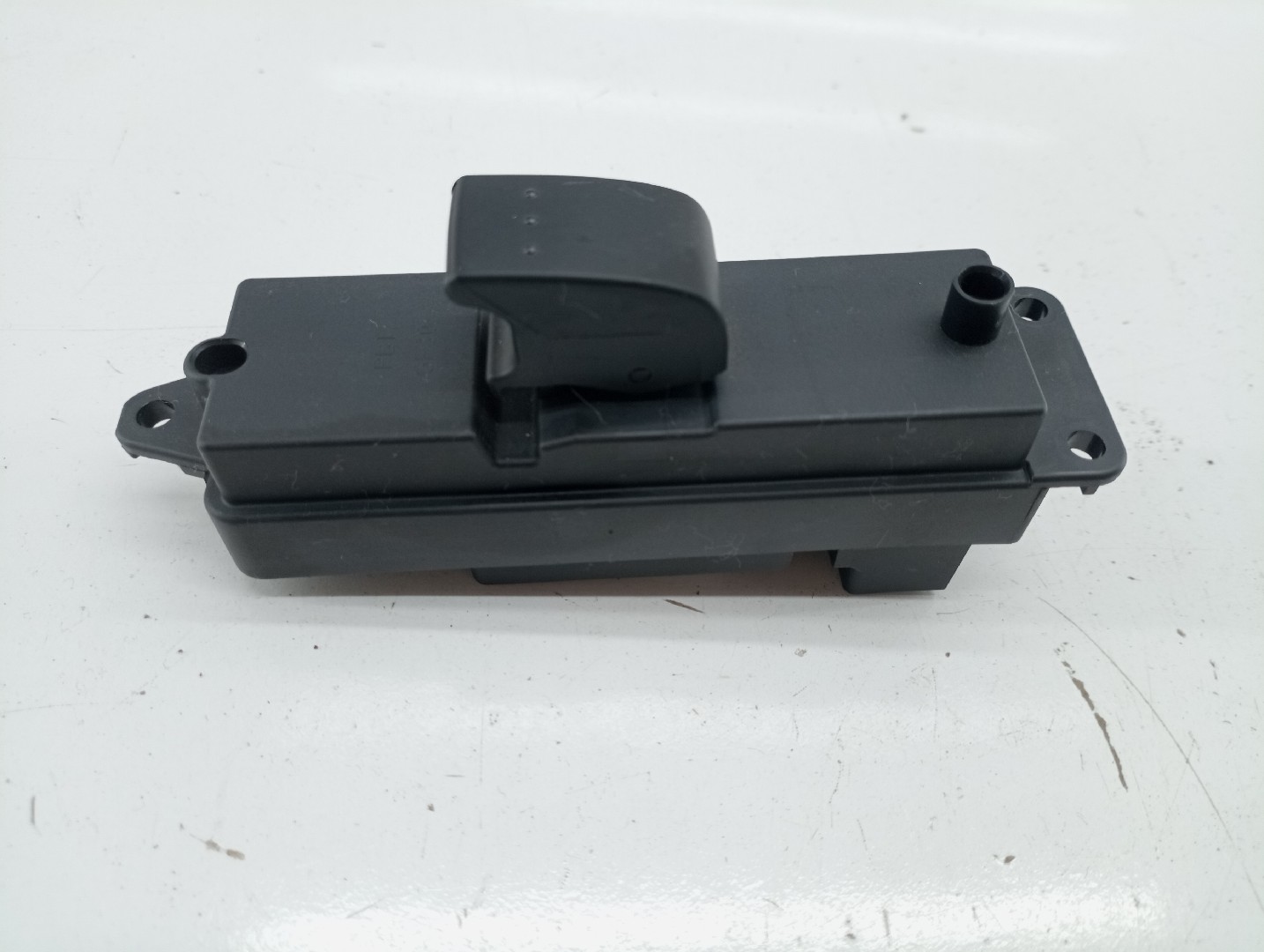 Comutador de vidro traseiro direito MAZDA 3 (BK) | 03 - 09