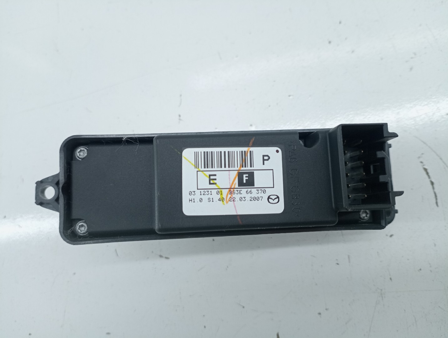 Comutador de vidro frente direito MAZDA 3 (BK) | 03 - 09 Imagem-3