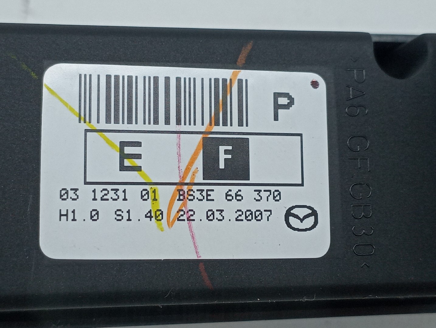 Comutador de vidro frente direito MAZDA 3 (BK) | 03 - 09 Imagem-2