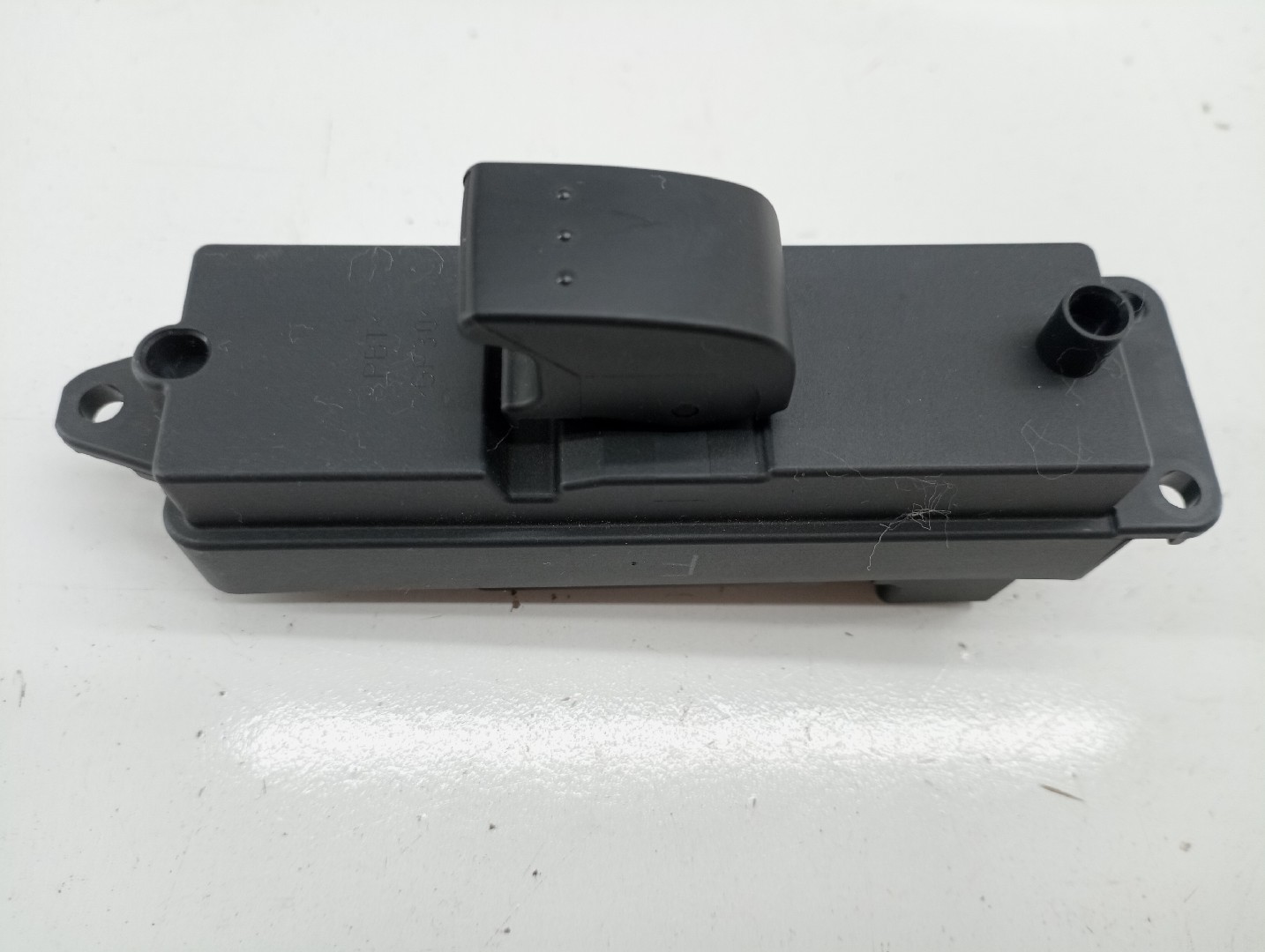 Comutador de vidro traseiro esquerdo MAZDA 3 (BK) | 03 - 09