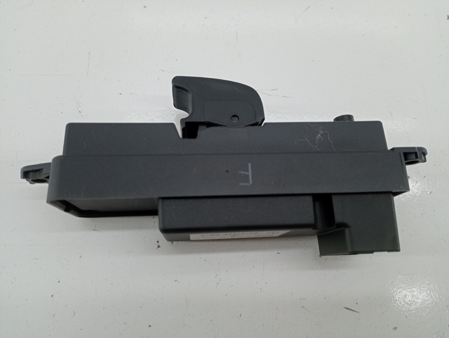 Comutador de vidro traseiro esquerdo MAZDA 3 (BK) | 03 - 09 Imagem-1