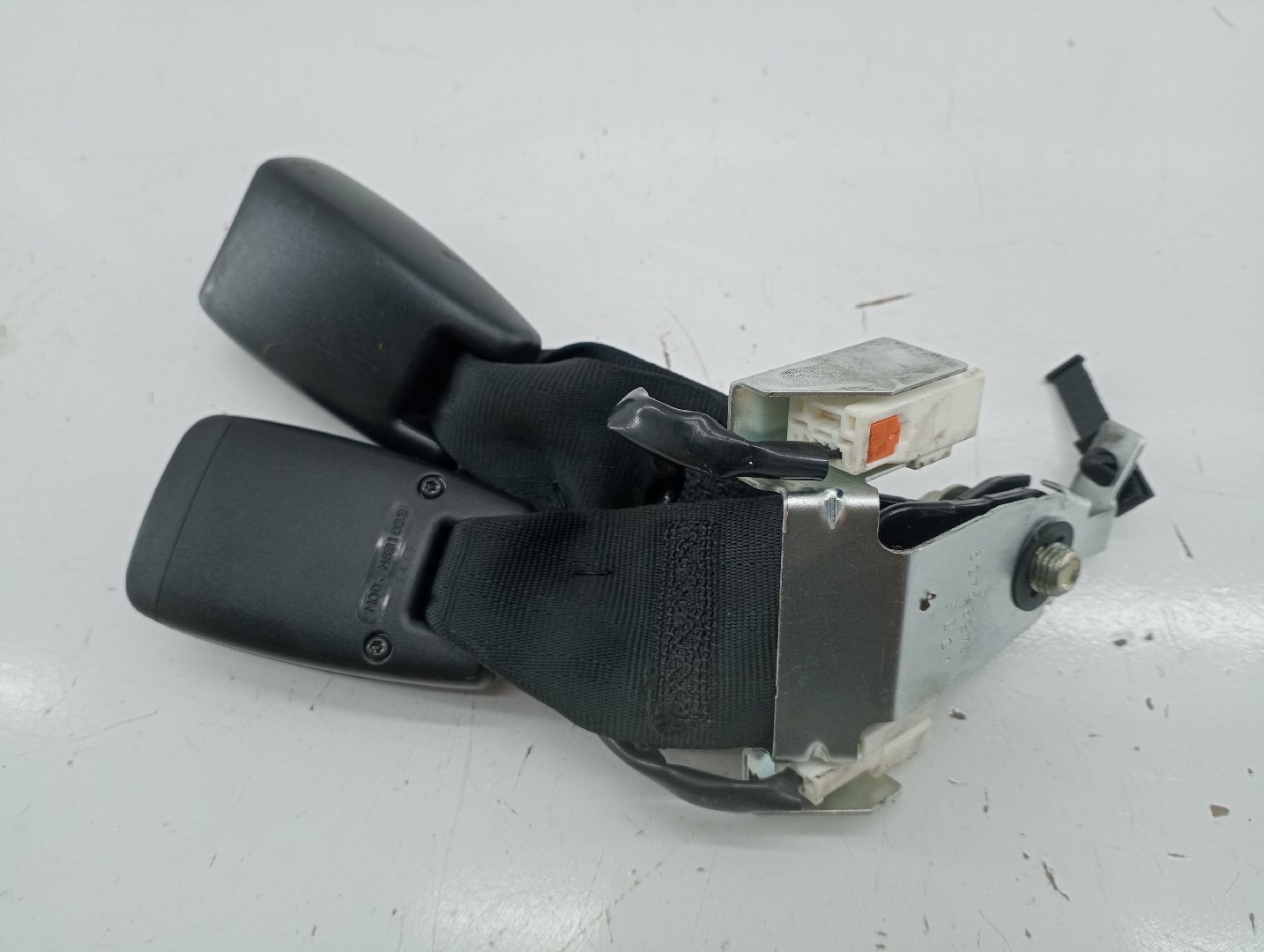Encaixe cinto traseiro MAZDA 3 (BK) | 03 - 09 Imagem-4