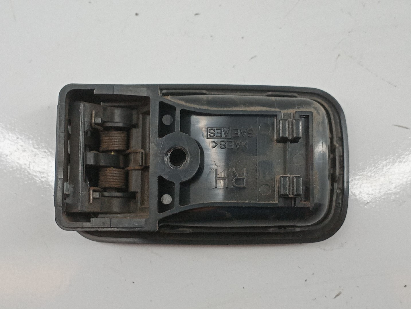 Puxador Interior Porta Tras Direito NISSAN ALMERA I (N15) | 95 - 00