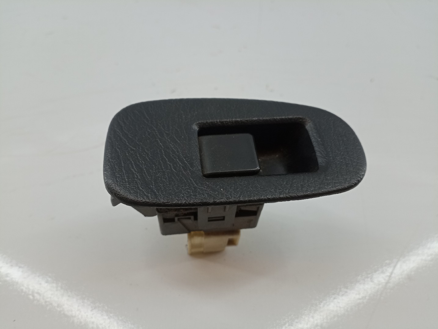 Comutador de vidro traseiro direito NISSAN ALMERA I (N15) | 95 - 00 Imagem-1