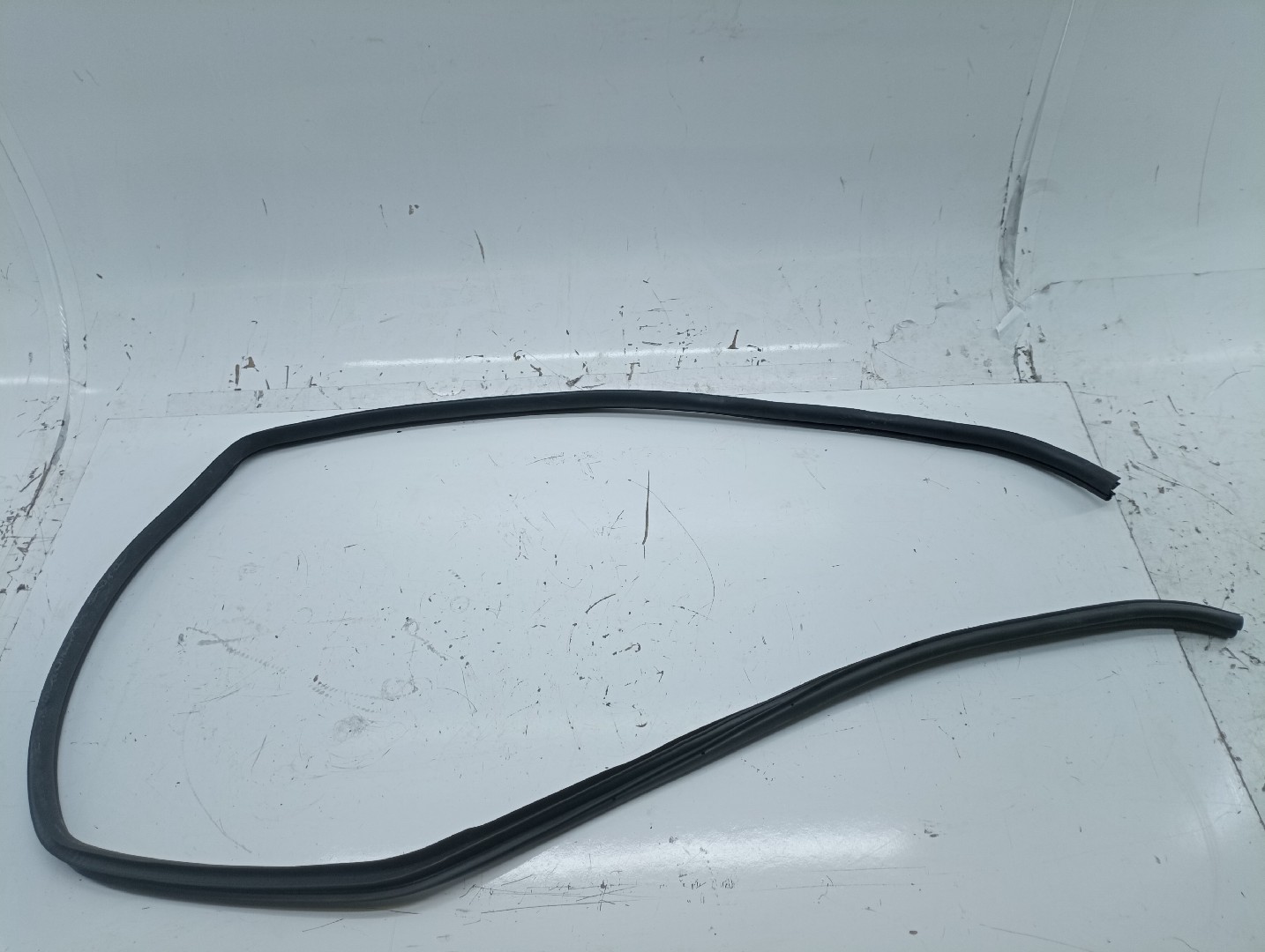 Borracha Da Porta Traseira Esquerda MAZDA 3 (BK) | 03 - 09 Imagem-1