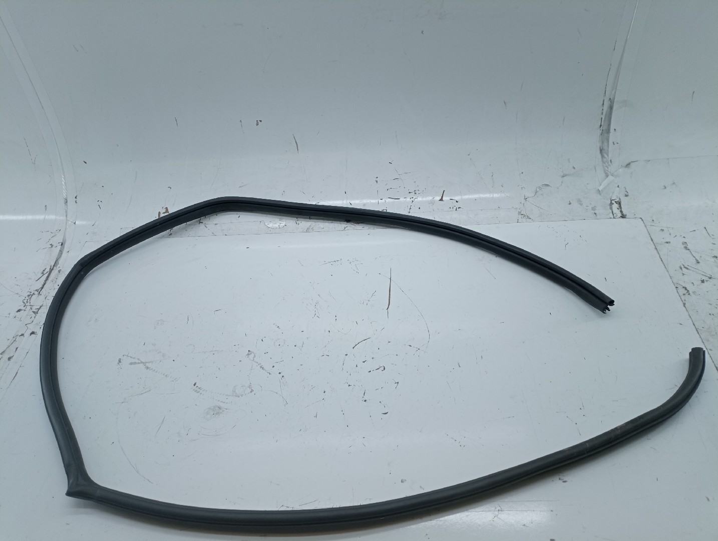 Borracha Da Porta Traseira Esquerda MAZDA 3 (BK) | 03 - 09 Imagem-2