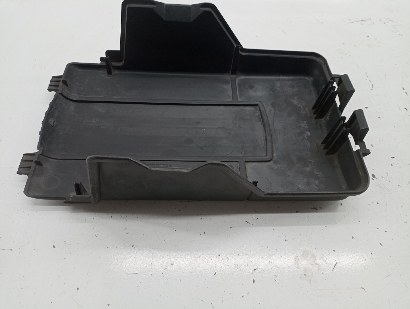 Tampa de bateria VOLKSWAGEN PASSAT (3C2) | 05 - 10 Imagem-4