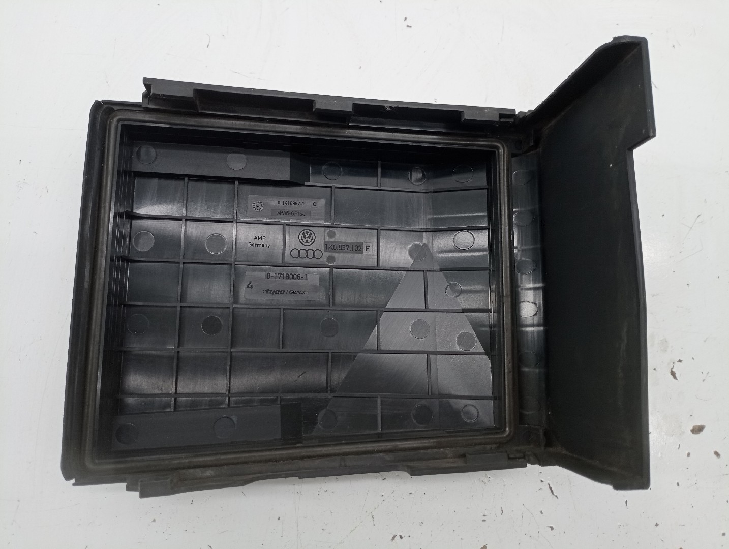 Tampa de caixa de fusiveis VOLKSWAGEN PASSAT (3C2) | 05 - 10 Imagem-2