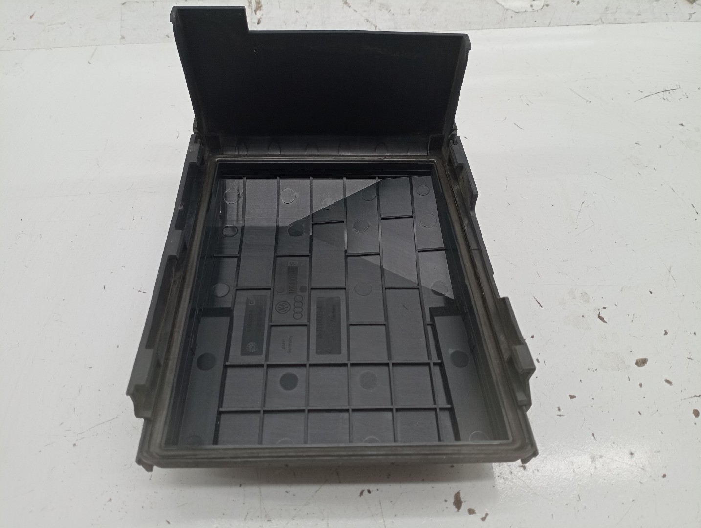 Tampa de caixa de fusiveis VOLKSWAGEN PASSAT (3C2) | 05 - 10 Imagem-4
