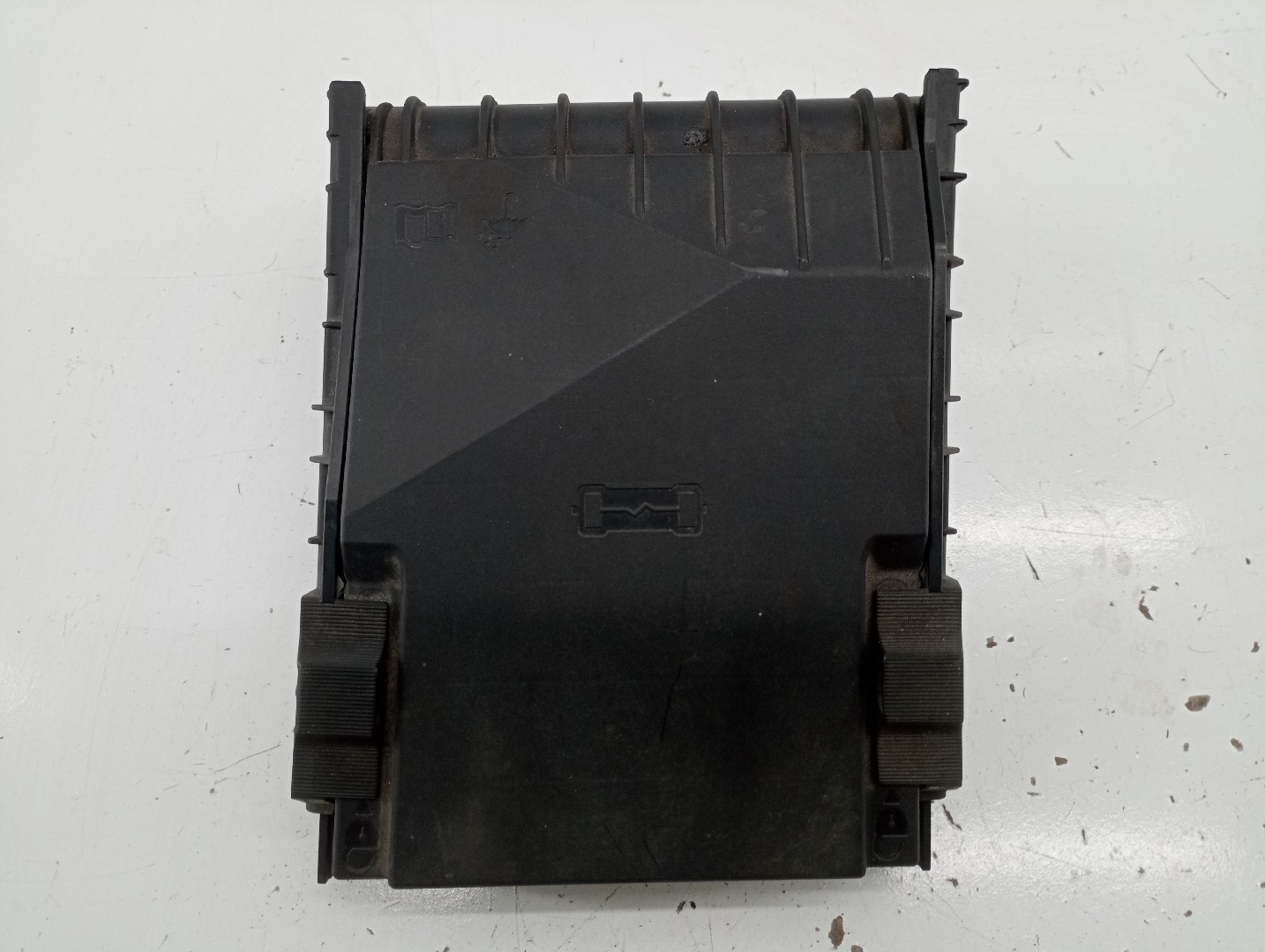 Tampa de caixa de fusiveis VOLKSWAGEN PASSAT (3C2) | 05 - 10 Imagem-6