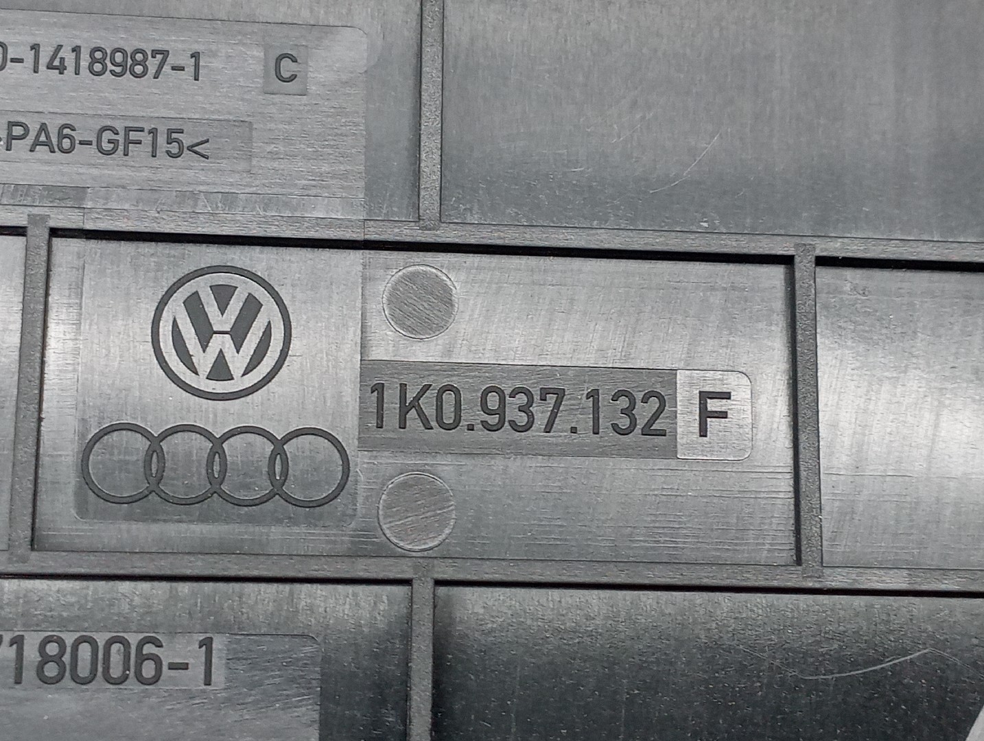 Tampa de caixa de fusiveis VOLKSWAGEN PASSAT (3C2) | 05 - 10 Imagem-3
